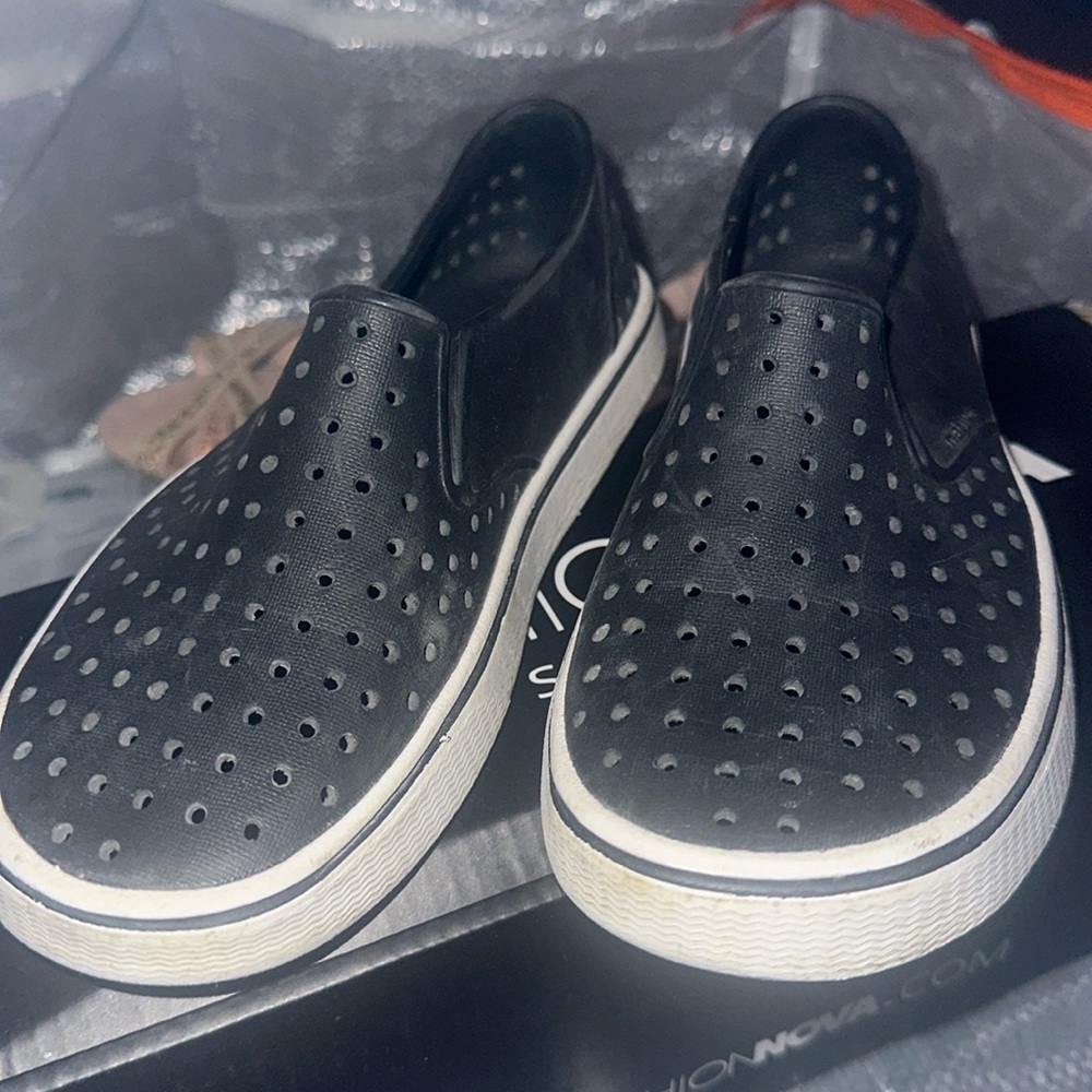 Native slip ons kids